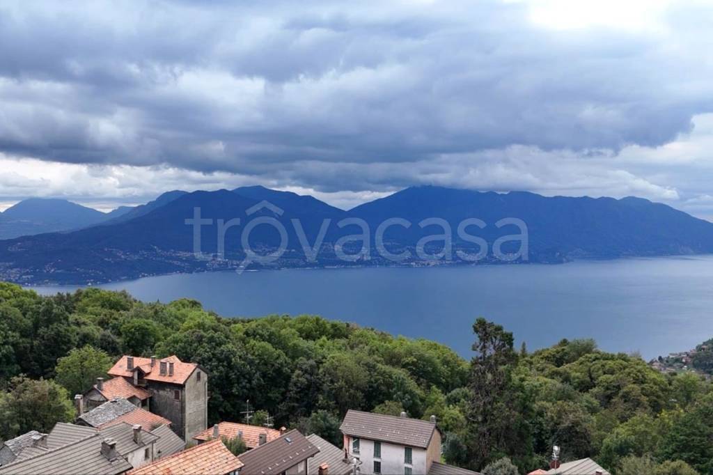 casa indipendente in vendita a Trarego Viggiona in zona Viggiona