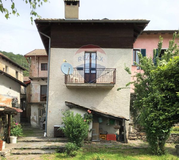 casa indipendente in vendita a Trarego Viggiona in zona Viggiona