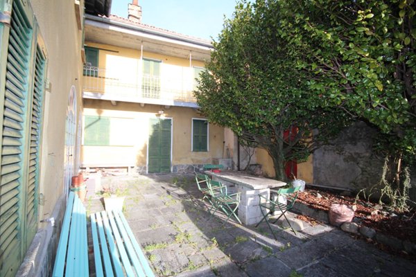 casa indipendente in vendita a Trarego Viggiona in zona Viggiona