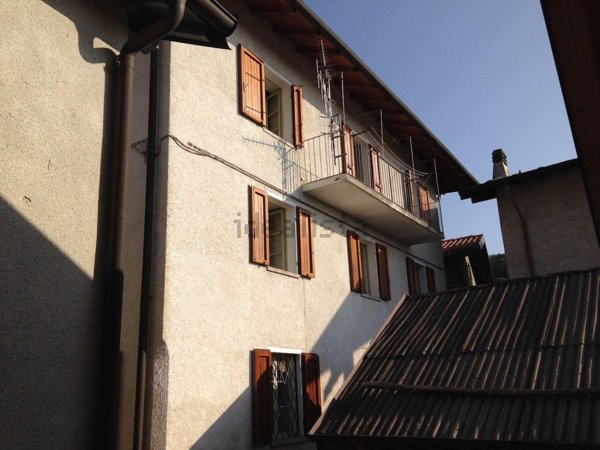 casa indipendente in vendita a Trarego Viggiona in zona Viggiona