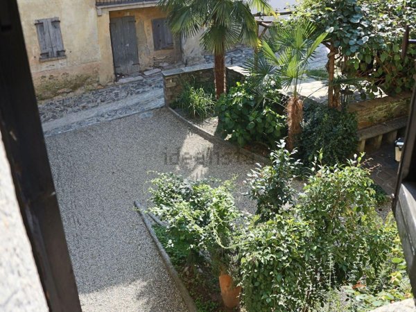 casa indipendente in vendita a Trarego Viggiona in zona Viggiona