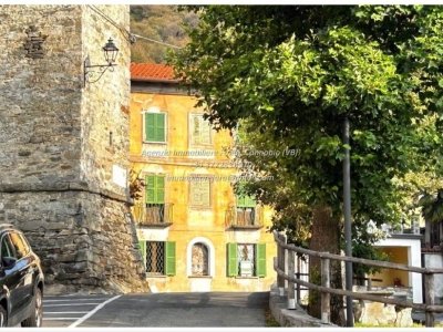 casa indipendente in vendita a Trarego Viggiona in zona Viggiona