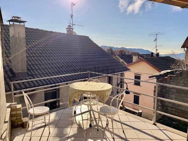 casa indipendente in vendita a Trarego Viggiona in zona Viggiona