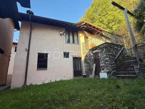 casa indipendente in vendita a Trarego Viggiona in zona Viggiona