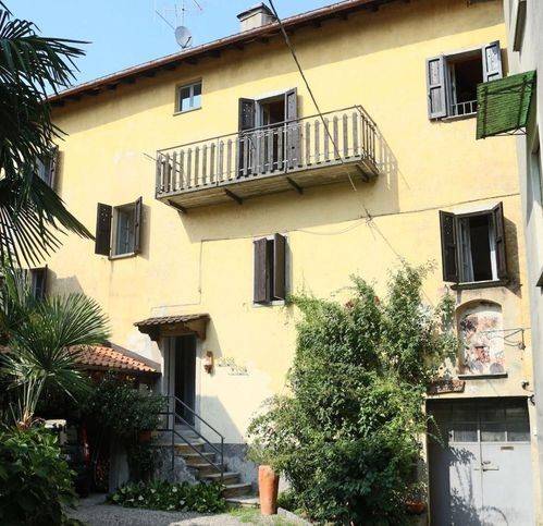 casa indipendente in vendita a Trarego Viggiona in zona Viggiona