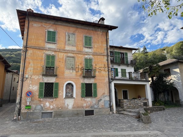 casa indipendente in vendita a Trarego Viggiona in zona Viggiona