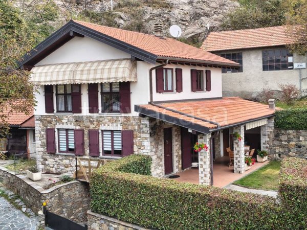 casa indipendente in vendita a Trarego Viggiona in zona Viggiona