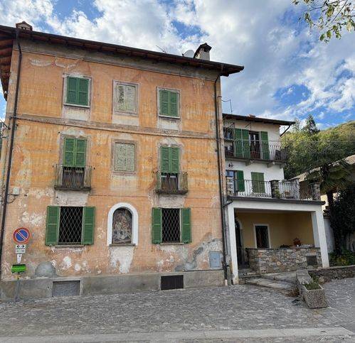 casa indipendente in vendita a Trarego Viggiona in zona Viggiona