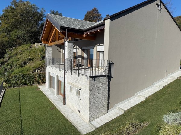 casa indipendente in vendita a Trarego Viggiona