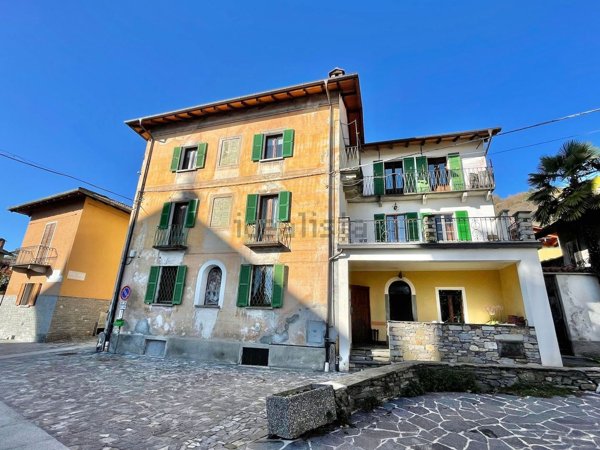 casa indipendente in vendita a Trarego Viggiona in zona Viggiona