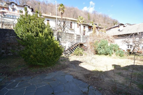 casa indipendente in vendita a Trarego Viggiona in zona Viggiona