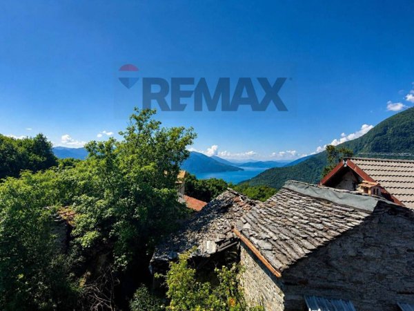 casa indipendente in vendita a Trarego Viggiona in zona Viggiona