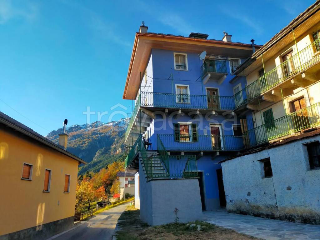 appartamento in vendita a Trasquera