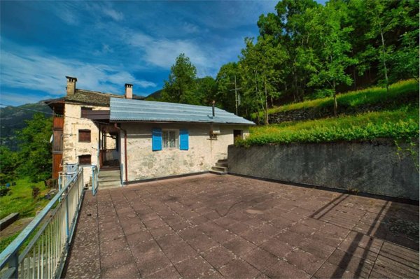 casale in vendita a Trasquera