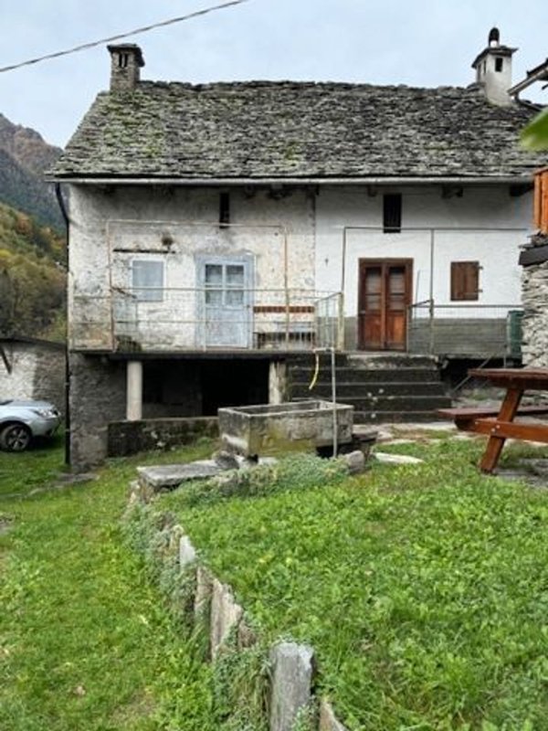 appartamento in vendita a Trasquera