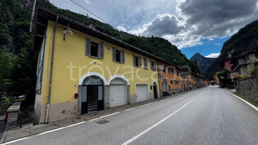 casa indipendente in vendita a Trasquera in zona Iselle