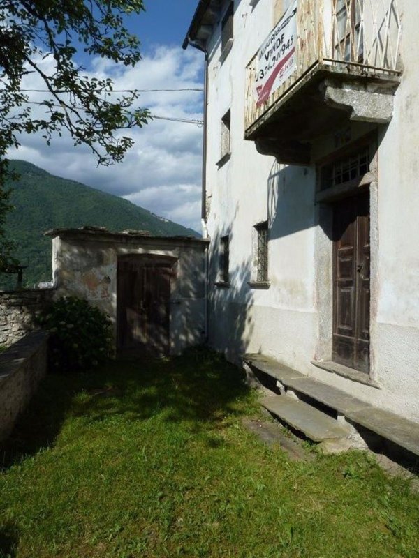 casa indipendente in vendita a Trontano in zona Quara