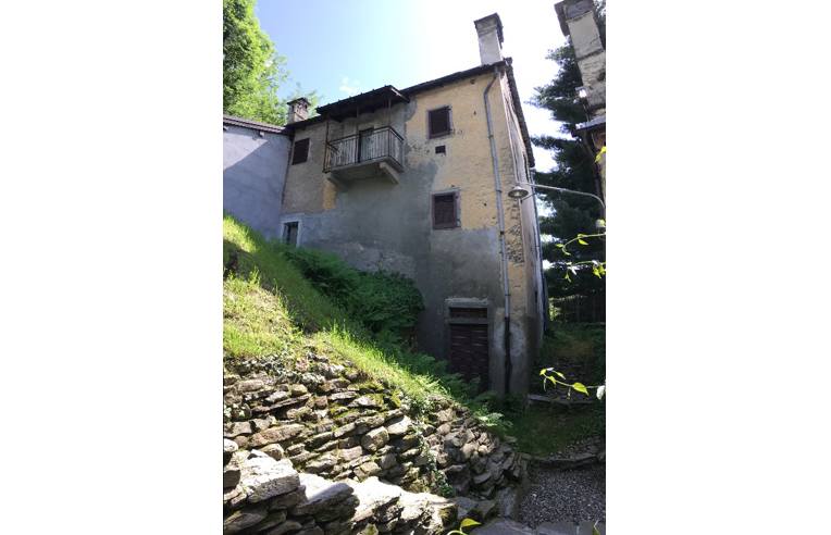 casa indipendente in vendita a Trontano