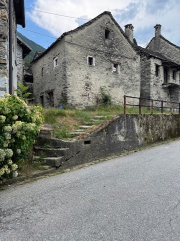 pentavano in vendita a Trontano