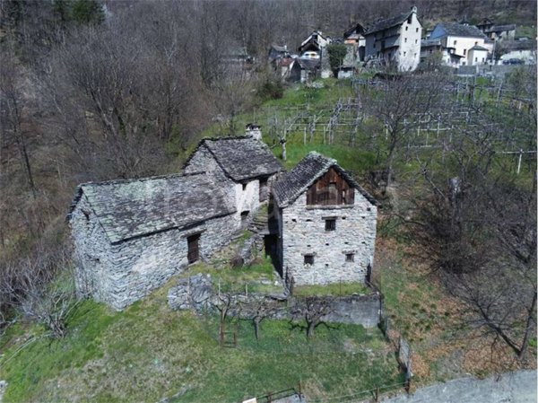 appartamento in vendita a Trontano in zona Paiesco