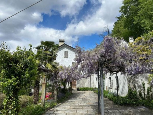 casa indipendente in vendita a Trontano