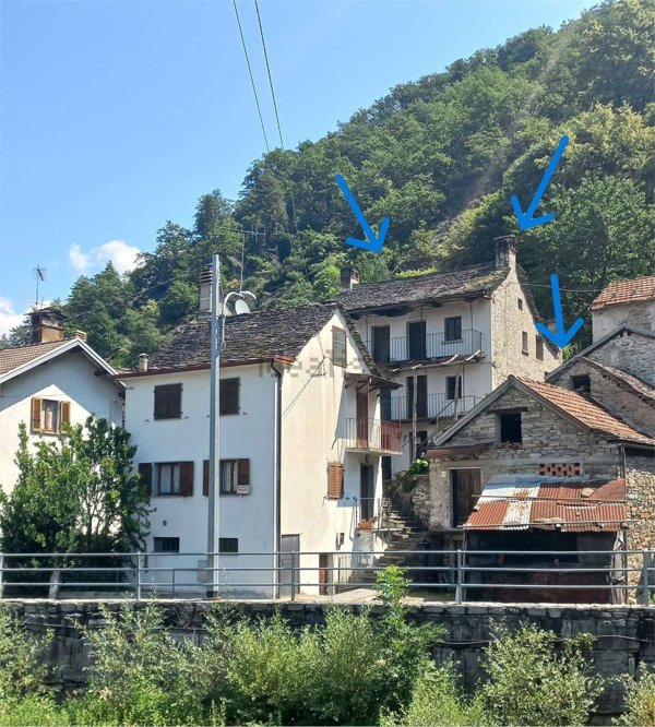 casa indipendente in vendita a Trontano in zona Cosasca