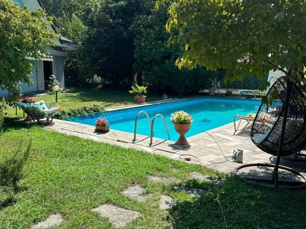 casa indipendente in vendita a Trontano