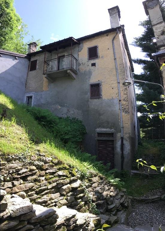 casa indipendente in vendita a Trontano