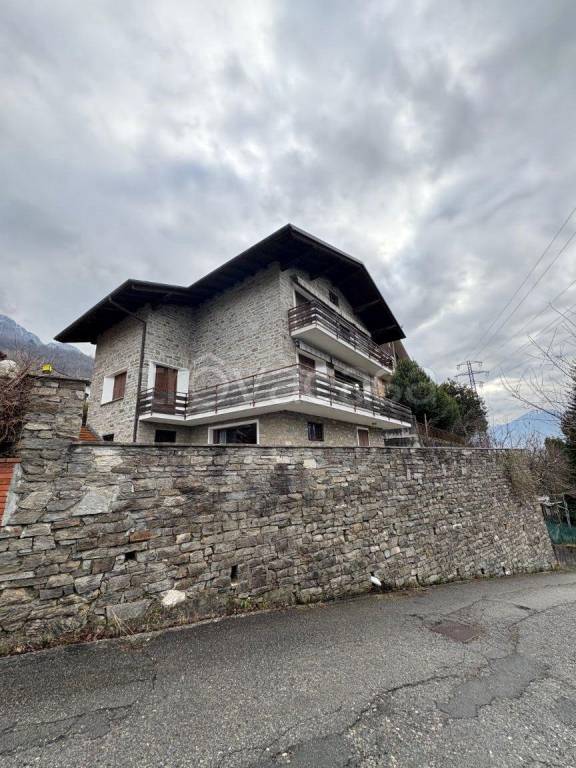 casa indipendente in vendita a Trontano