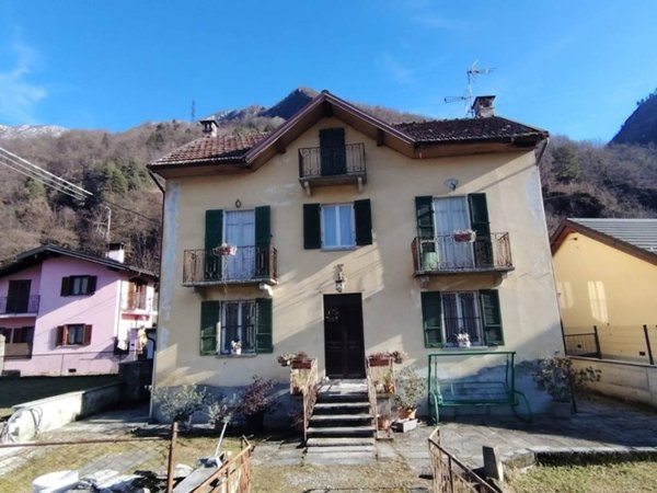 casa indipendente in vendita a Trontano in zona Cosasca