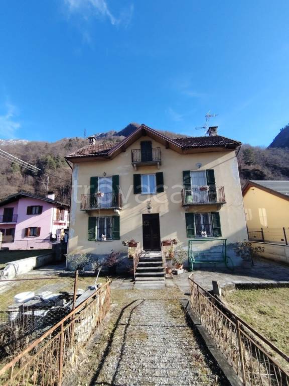 casa indipendente in vendita a Trontano in zona Cosasca