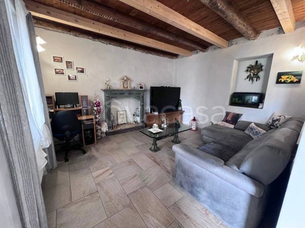 casa indipendente in vendita a Trontano in zona Cosasca