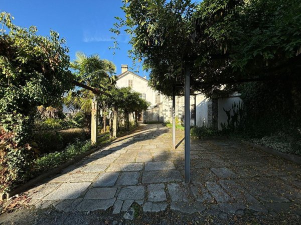 casa indipendente in vendita a Trontano