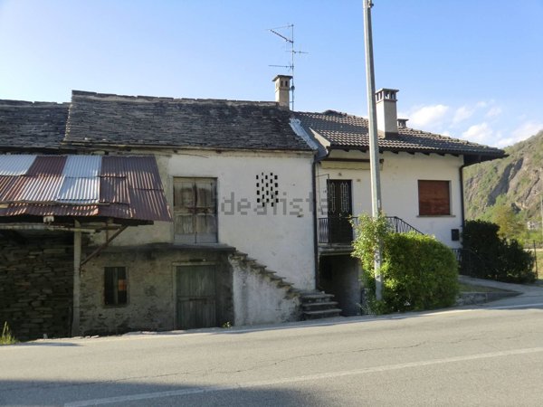 casa indipendente in vendita a Trontano in zona Cosasca