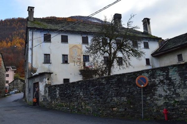 appartamento in vendita a Trontano in zona Castello