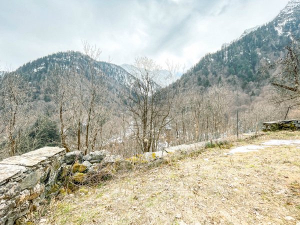 casa indipendente in vendita a Valstrona in zona Piana di Forno