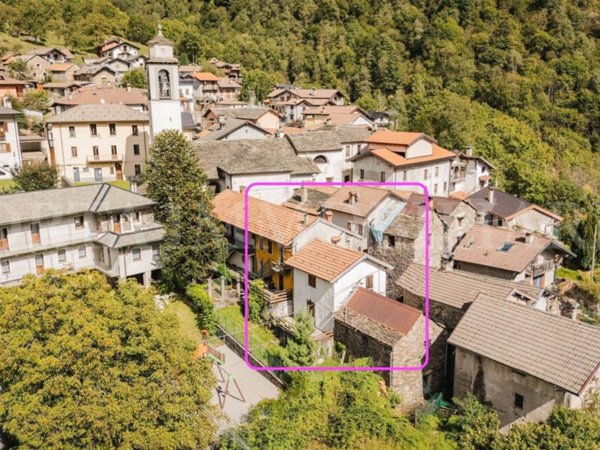 casa indipendente in vendita a Valstrona