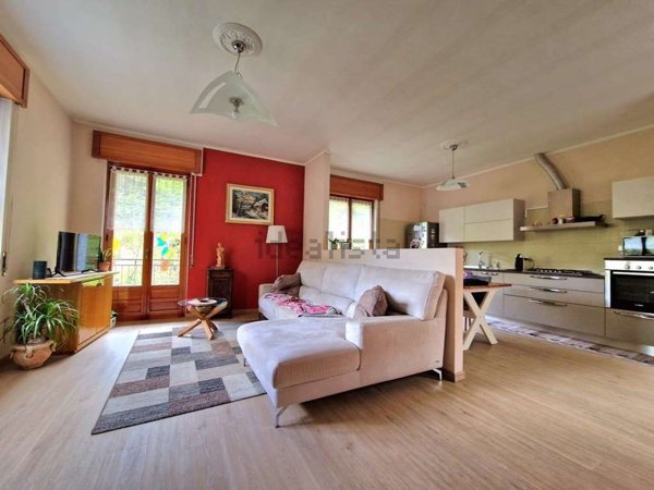 casa indipendente in vendita a Valstrona in zona Piana di Fornero