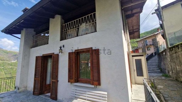 casa indipendente in vendita a Valstrona