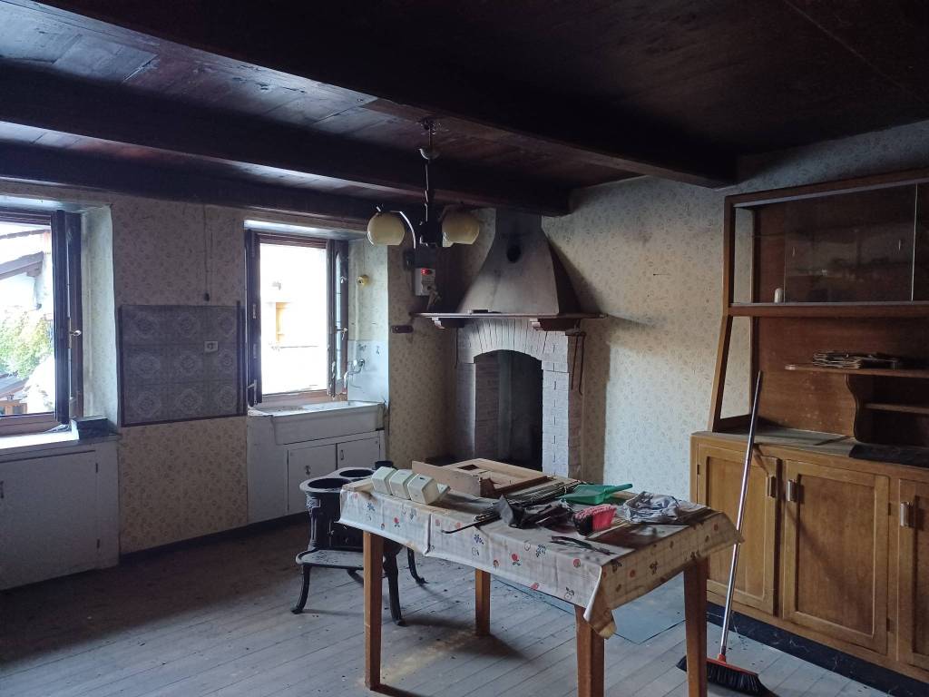 casa indipendente in vendita a Valstrona in zona Otra