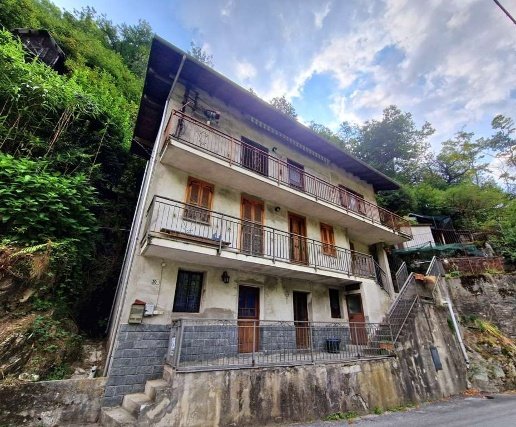 casa indipendente in vendita a Valstrona in zona Piana di Fornero