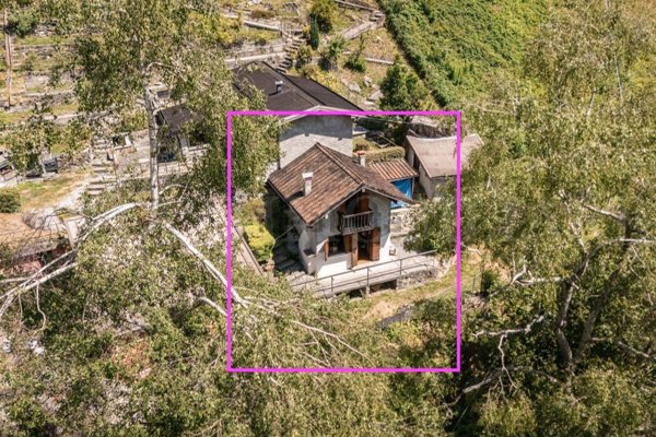 casa indipendente in vendita a Valstrona in zona Preia