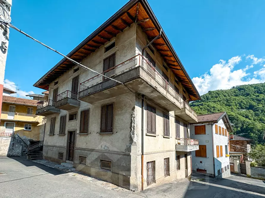casa indipendente in vendita a Valstrona in zona Fornero