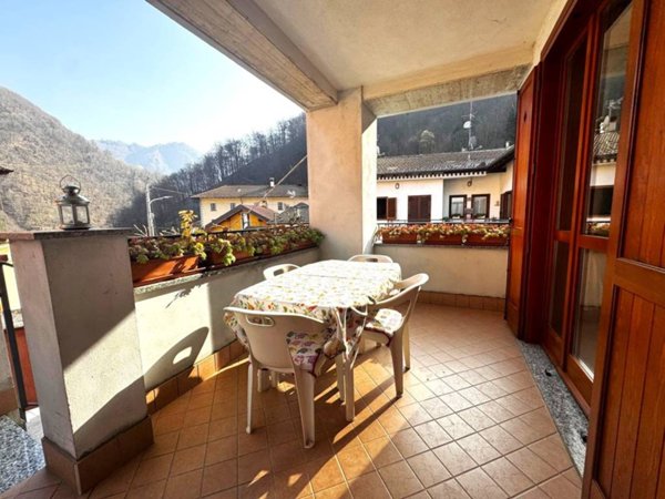 casa indipendente in vendita a Valstrona in zona Fornero
