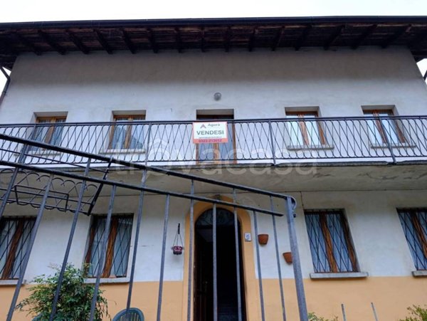 casa indipendente in vendita a Valstrona in zona Fornero