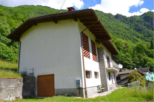 casa indipendente in vendita a Vanzone con San Carlo in zona San Carlo