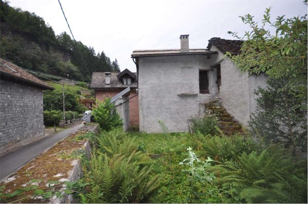 casa indipendente in vendita a Vanzone con San Carlo