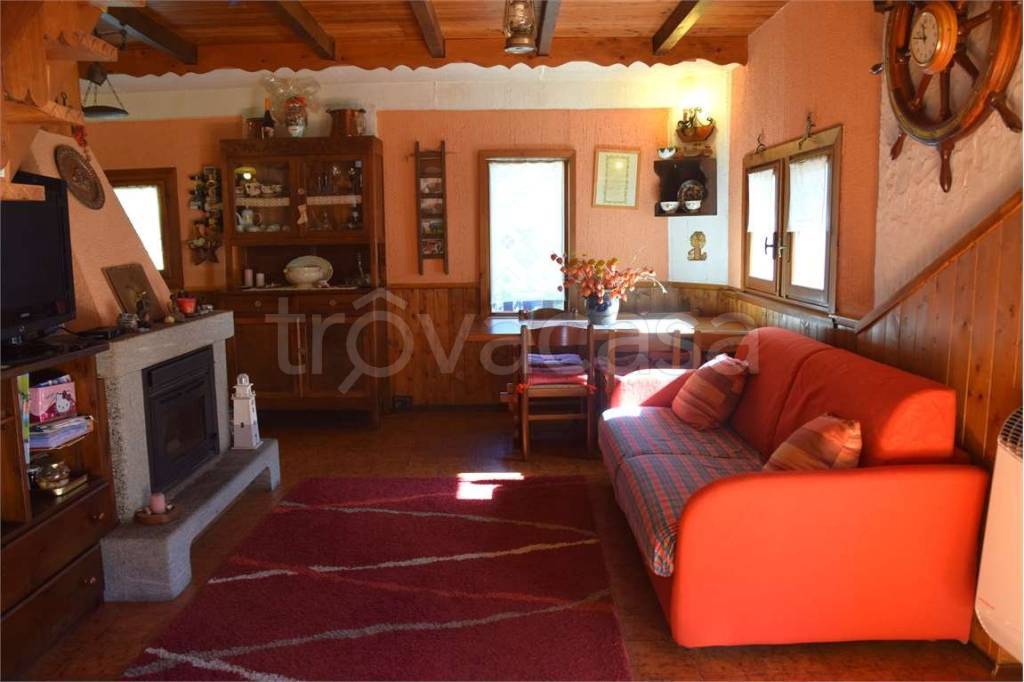 appartamento in vendita a Vanzone con San Carlo in zona Ronchi Dentro