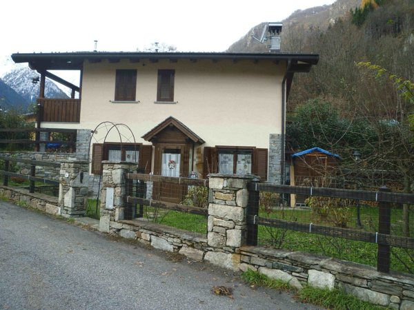 appartamento in vendita a Vanzone con San Carlo