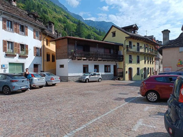 appartamento in vendita a Vanzone con San Carlo